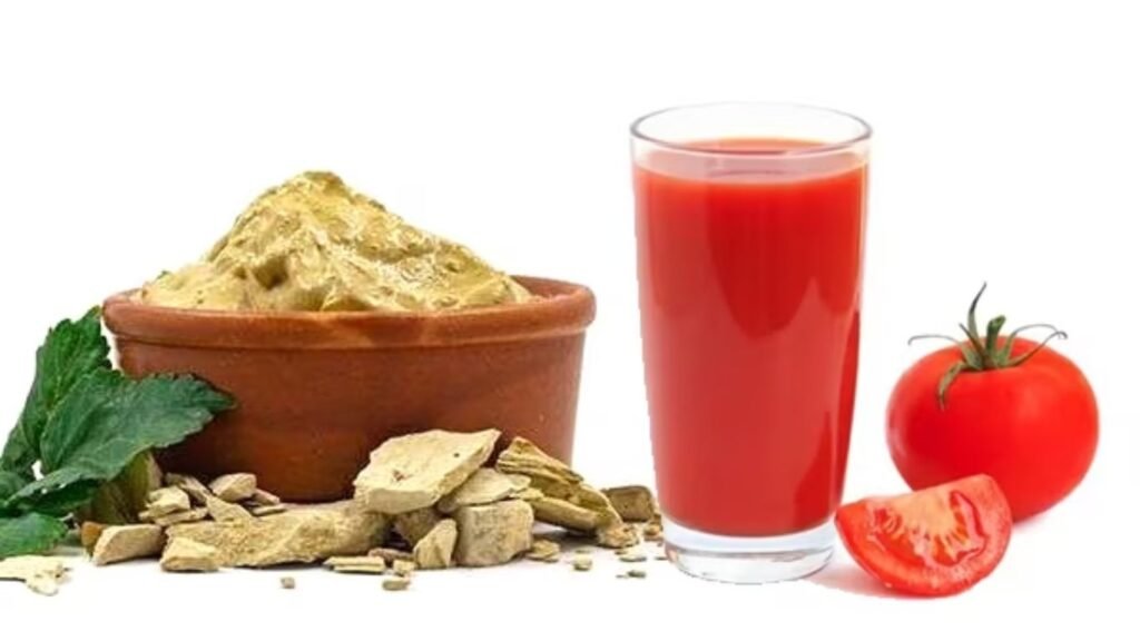 स्कैल्प पर जमें डैंड्रफ को हटाने में काफी कारगर हैं ये देसी नुस्खें! स्कैल्प पर जमें डैंड्रफ को हटाने में काफी कारगर हैं ये देसी नुस्खें!