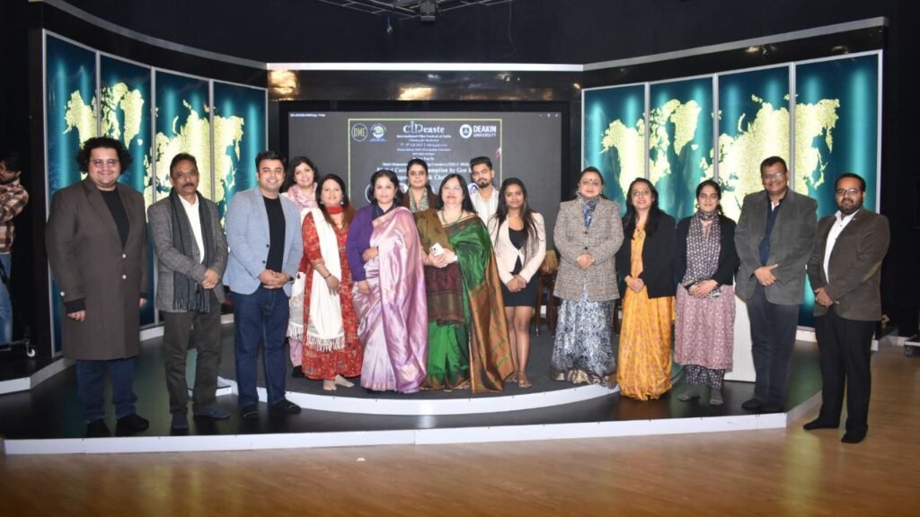 दिग्गज अभिनेता विपिन शर्मा ने सिफ़ी 2023-24 के मंच पर लगाई चौपाल दिग्गज अभिनेता विपिन शर्मा ने सिफ़ी 2023-24 के मंच पर लगाई चौपाल