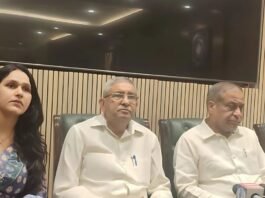 दिल्ली MCD में बगावत! आप के नेताओं ने मुकेश गोयल के नेतृत्व में बनाया अलग गुट दिल्ली MCD में बगावत! आप के नेताओं ने मुकेश गोयल के नेतृत्व में बनाया अलग गुट