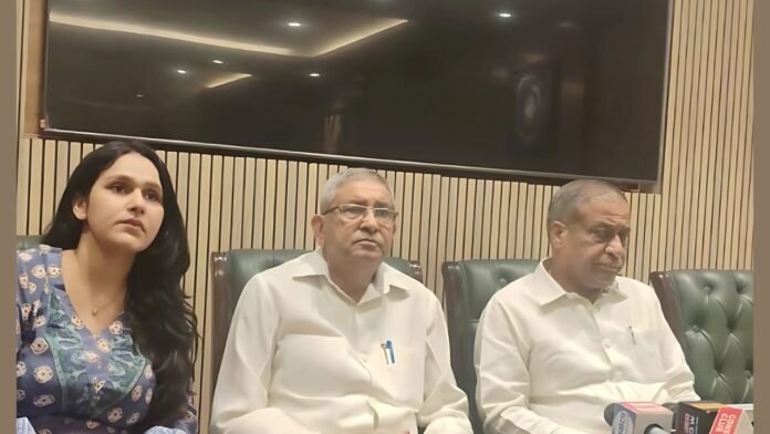 दिल्ली MCD में बगावत! आप के नेताओं ने मुकेश गोयल के नेतृत्व में बनाया अलग गुट