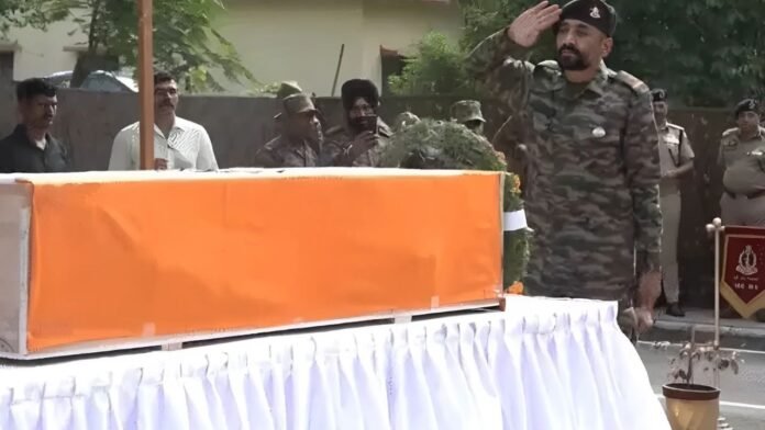 जम्मू-कश्मीर के किश्तवाड़ में 24 घंटे से मुठभेड़ जारी, एक जवान शहीद