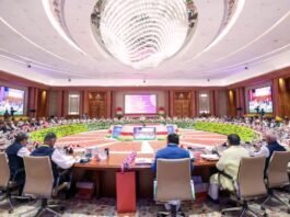 दिल्ली में NITI आयोग की बैठक: 2047 तक भारत को विकसित राष्ट्र बनाने पर जोर दिल्ली में NITI आयोग की बैठक: 2047 तक भारत को विकसित राष्ट्र बनाने पर जोर