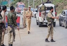 पहलगाम आतंकी हमले के बाद एक्शन में सुरक्षाबल, कश्मीर में लगाए गए आतंकियों के पोस्टर पहलगाम आतंकी हमले के बाद एक्शन में सुरक्षाबल, कश्मीर में लगाए गए आतंकियों के पोस्टर