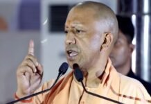 सीएम योगी ने पाकिस्तान को लताड़ा, कहा- आतंकवाद कुत्ते की पूंछ, पूछो ब्रह्माेस क्या है? सीएम योगी ने पाकिस्तान को लताड़ा, कहा- आतंकवाद कुत्ते की पूंछ, पूछो ब्रह्माेस क्या है?