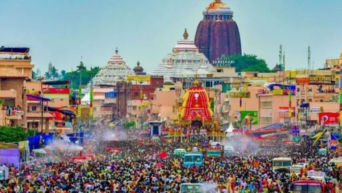 पुरी भगदड़ मामला: लापरवाही पर सख्त एक्शन, दो अफसर सस्पेंड, कलेक्टर-एसपी का तबादला