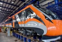 केंद्र सरकार का बड़ा फैसला, जम्मू-कश्मीर में वंदे भारत ट्रेन की सुरक्षा के लिए तैनात होंगे कमांडो वंदे भारत ट्रेन की सुरक्षा