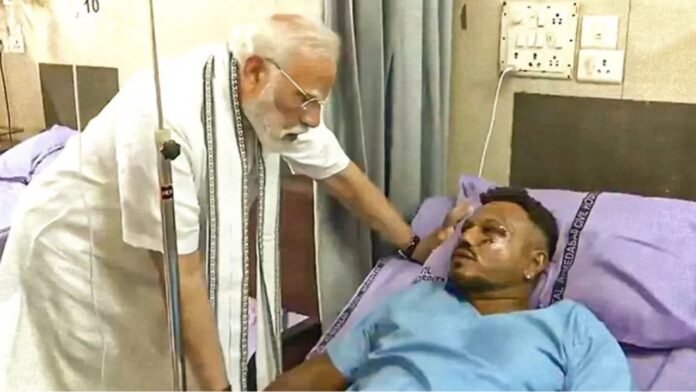 अहमदाबाद विमान हादसा: पीएम मोदी ने एकमात्र बचे यात्री रमेश विश्वास से की मुलाकात