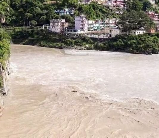 उत्तर भारत में भारी बारिश का कहर: हिमाचल-उत्तराखंड में रेड अलर्ट, केदारनाथ यात्रा रोकी गई उत्तराखंड में रेड अलर्ट