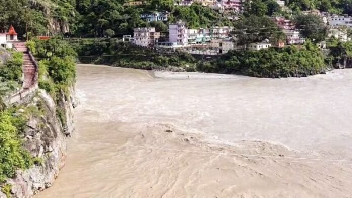 उत्तराखंड में रेड अलर्ट