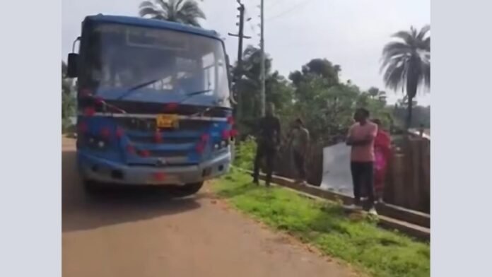 गढ़चिरौली के इस गांव में पहुंची सरकारी बस
