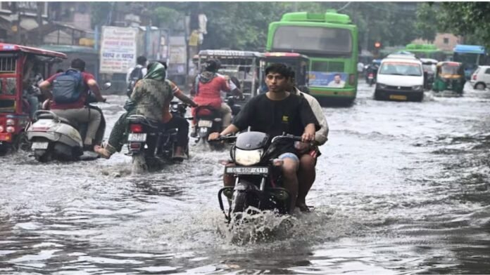 दिल्ली-NCR में भारी बारिश