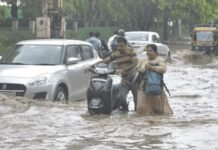 यूपी में भारी बारिश का अलर्ट: तेज हवाओं और आकाशीय बिजली की संभावना यूपी में भारी बारिश