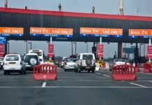 गुरुग्राम में टोल टैक्स माफ़ी को लेकर ग्रामीणों का विरोध तेज, द्वारका एक्सप्रेसवे टोल प्लाजा पर पंचायत कर उठाई मांग द्वारका एक्सप्रेसवे टोल टैक्स