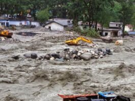 उत्तर भारत में बारिश और बाढ़ का कहर, दिल्ली से लेकर पंजाब-हरियाणा तक तबाही उत्तर भारत में बाढ़