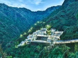 आस्था पर मौसम का पहरा, वैष्णो देवी से लेकर चारधाम और अमरनाथ तक यात्रा स्थगित चारधाम, वैष्णोदेवी यात्रा स्थगित