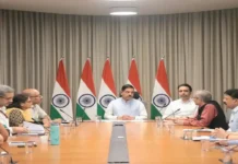 धर्मेंद्र प्रधान के इस्तीफे के बाद शिक्षा मंत्रालय की कमान प्रह्लाद जोशी के हाथ, पहले दिन अधिकारियों के साथ की बैठक धर्मेंद्र प्रधान के इस्तीफे के बाद शिक्षा मंत्रालय की कमान प्रह्लाद जोशी के हाथ