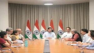 धर्मेंद्र प्रधान के इस्तीफे के बाद शिक्षा मंत्रालय की कमान प्रह्लाद जोशी के हाथ